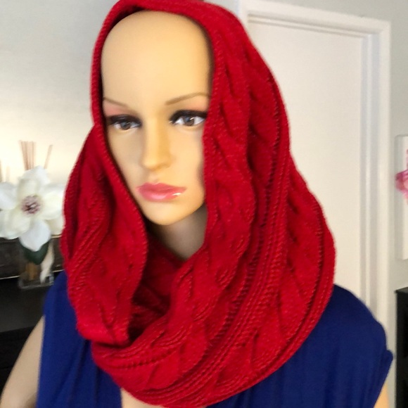 Knitted Infinity Scarf NWT - Picture 2 of 4